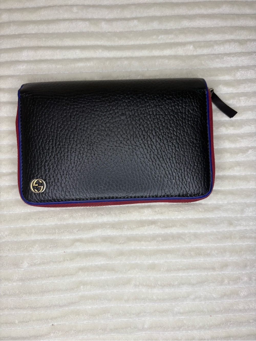 Gucci Vintage Bicolor Interlocking G Zip Around Wallet w COA